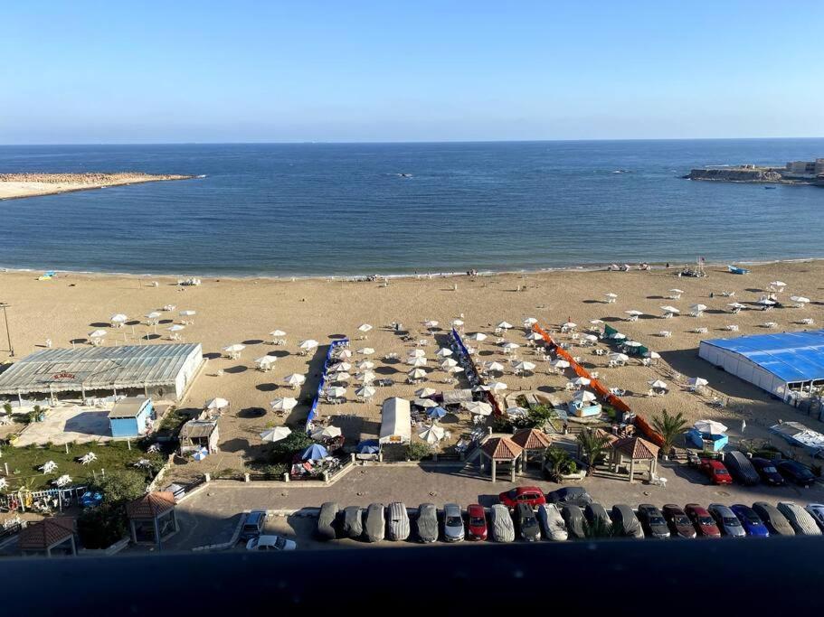 Apartment 3-bedroom With Stunning Sea-side View *