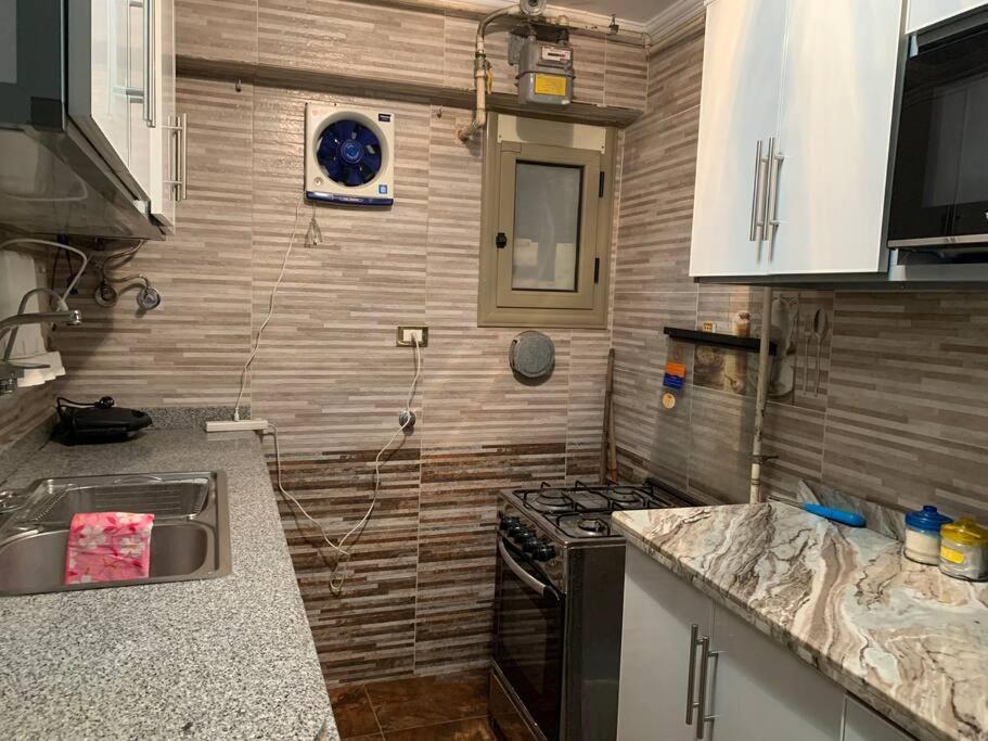 Apartment 3-bedroom With Stunning Sea-side View *